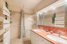 PARIS 18 - PASSAGE LATHUILLE 9