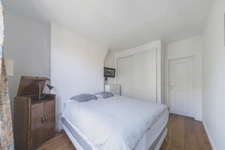 PARIS 20 - RUE DES PYRENEES 4