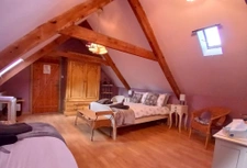 Charmante maison en pierre avec dépendance