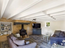 230 sqm property with five bedrooms, swimming pool and outbu