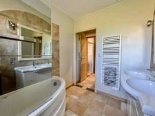 Maison de maitre, 4 chambres, salle de jeux, économique, lim