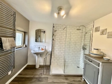 Victorian house with three bedrooms, energy-efficient, with 