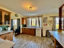 Country Estate with 3 Homes, Lake, Woodland, 14 Hectares & 2