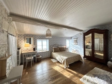 Stone longère with barns, 3 bedrooms, potential for guest ho