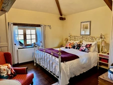 Country Estate with 3 Homes, Lake, Woodland, 14 Hectares & 2