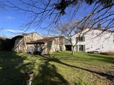 House with 3 bedrooms, barns, work shop, heater pump 125m2