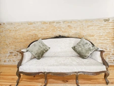 230 sqm property with five bedrooms, swimming pool and outbu