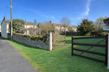 Charming 2.5 Bedroom Farmhouse with Gîte, Barns & Private Ga