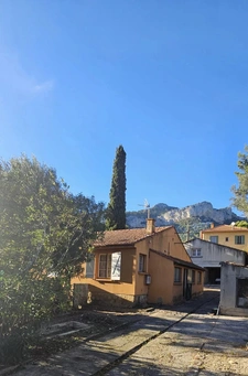 2 maisons à réinventer - grand terrain – cadre recherché