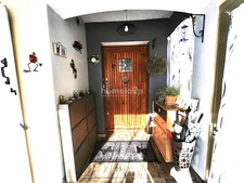 Villa traditionnelle 3 pièces, rénovée avec soin  avec garage sur grand terrain 