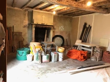 MAISON en pierres A RENOVER 4 PIECES 82m²-1500m² TERRAIN CLOS-TOITURES FAITES-ISOLATION COMMENCEE-DOUBLE VITRAGE-GARAGE-ABRI-TERRAIN DE PETANQUE-CALME-CHARME DE LA CAMPAGNE