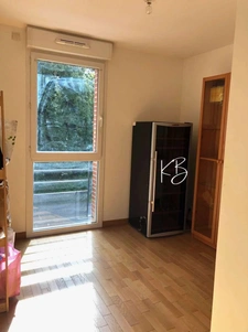 DOURDAN - 3 PIECES 56m², BALCON, 2 PLACES DE PARKING EN SOUS-SOL –SANS VIS A VIS