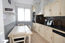 NANTES NORD   T5 LUMINEUX AVEC BALCON, ASCENSEUR & PARKING