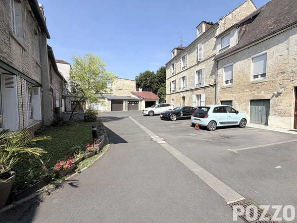 Ensemble de stationnements - 9 garages - rue de bayeux · à Caen · 320 000 €