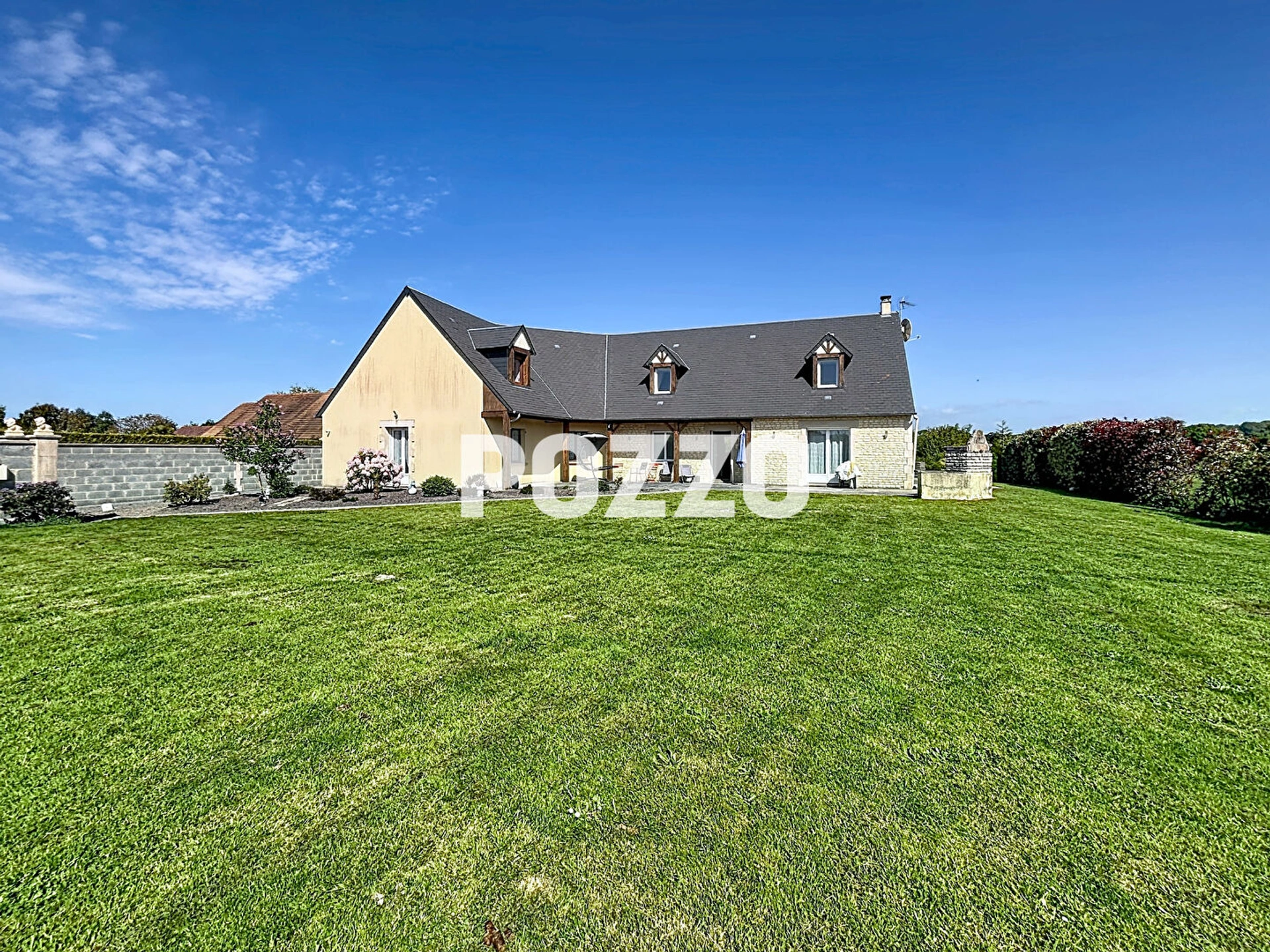 Maison 6 pièces 195 m² · à Saint-Jean-d'Elle · 195 m² · 304 000 €