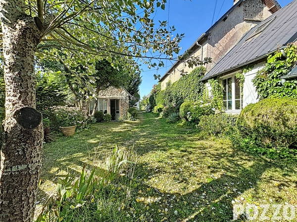 Muneville le bingard, au calme, jolie maison de campagne authentique avec vie de plain pied, et maisonnette en pierres de typ