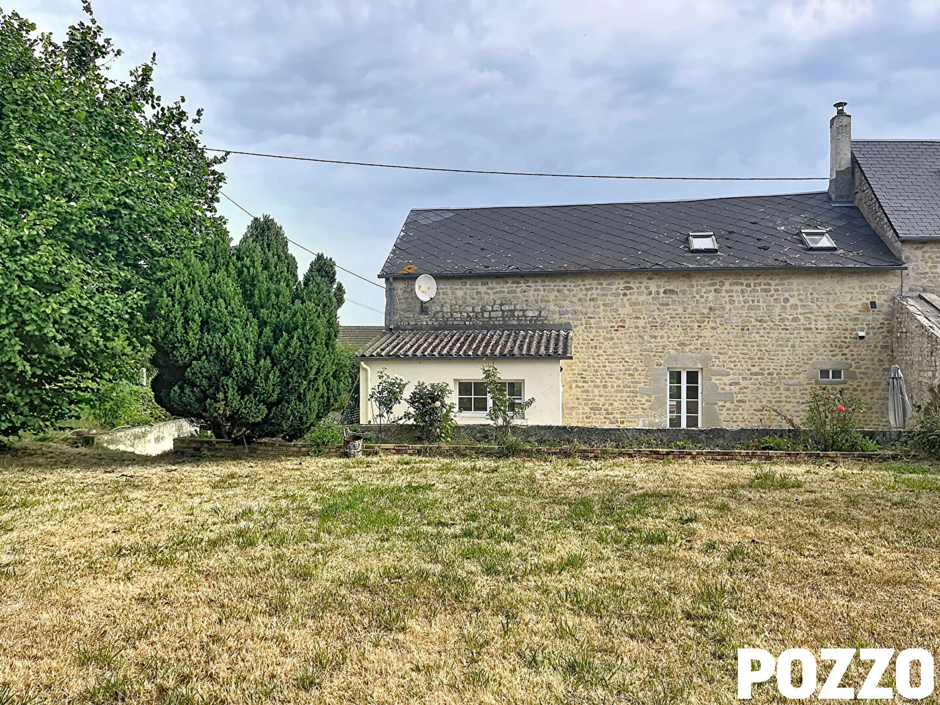 A vendre maison ancienne a renover proche trevieres (14710) · à Mandeville-en-Bessin · 106 000 €