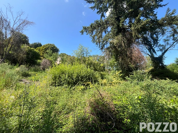 Terrain 909 m² · à Équemauville · 100 000 €