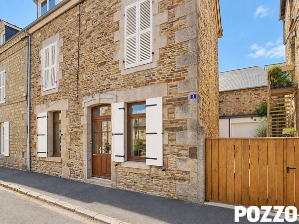 Immeuble 6 pièces 126 m² · à Val-Couesnon · 126 m² · 152 500 €