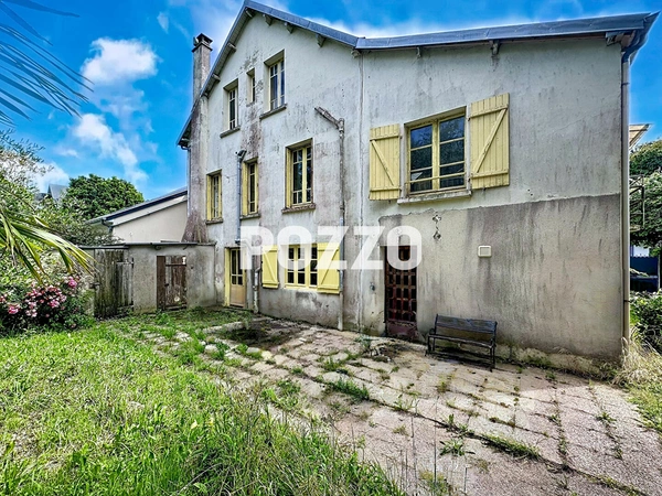 Maison 235 m² · à Saint-Jean-le-Thomas · 235 m² · 249 000 €