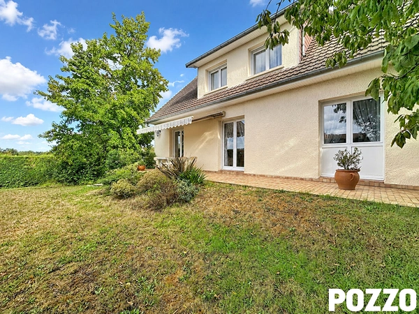 A vendre - maison centre bourg de torigni avec sous-sol total et plain pied. · à Torigny-les-Villes · 239 500 €