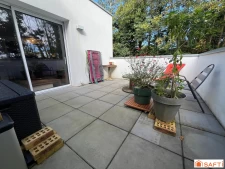 Appartement avec parking, proche du centre ville de Concarne...