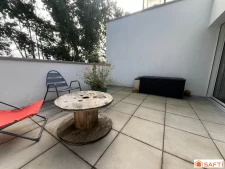 Appartement avec parking, proche du centre ville de Concarne...
