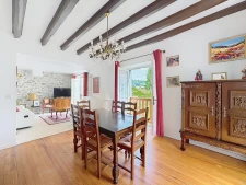 Coublevie, maison en pierre avec jardin, 5 chambres au cœur...