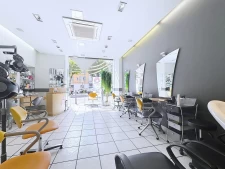 Salon de coiffure équipé, emplacement privilégié, 30 ans d'e...