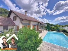 Rare, villa avec vue sur les massifs, piscine et garage - qu...