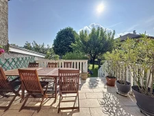 Coublevie, maison en pierre avec jardin, 5 chambres au cœur...
