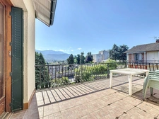 Maison avec vue Chartreuse et terrain, Voiron centre à pied,...