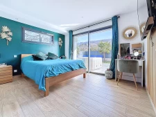 Rare à Coublevie, maison contemporaine avec piscine et vue d...