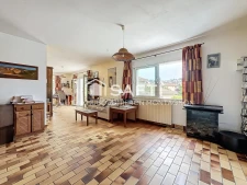 Voiron, à 2 mn à pied du centre ville, Maison avec grande te...