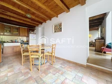 Maison en pierre de 150 m² avec grange de 100 m² au sol, au calme, vue sur les massifs