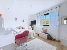 Rare à Coublevie, maison contemporaine avec piscine et vue d...