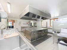 Auberge restaurant de 245 m² avec cuisine professionnelle, p...
