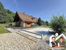 Auberge restaurant de 245 m² avec cuisine professionnelle, p...