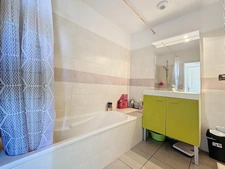 Rare, maison jumelée avec terrasse, jardin  et double garage...