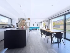 Rare à Coublevie, maison contemporaine avec piscine et vue d...