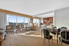 Vue panoramique exceptionnelle sur Paris et les Buttes-Chaumont - 6 pièces traversant -142 m² et balcons 1