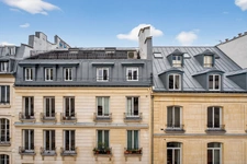 PARIS 2 EME- MONTORGEUIL- Dernier étage TERASSE 11