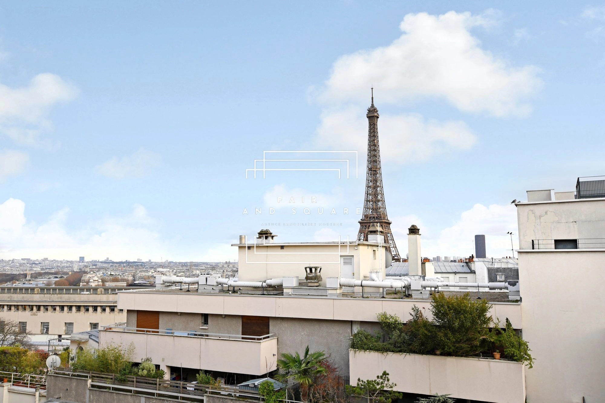 Appartement 5 pièces 111 m² · à Paris · 110,7 m² · 1 690 000 €