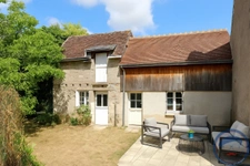 Longère rénovée - Studio independant - Une grande à réhabili