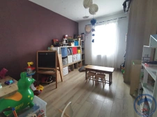 Maison familiale avec sous-sol complet et vie de plain pied 