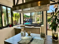 GRAU D'AGDE  MAISON INDIVIDUELLE  AVEC DEPENDANCES  SUR UN TERRAIN 785 M² AVEC PISCINE ET 2  BUNGALOWS COTTAGES