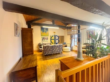 PROPRIÉTÉ UNIQUE: maison familiale avec fort potentiel locatif dans un cadre verdoyant !