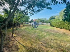Maison familiale de plain-pied  de 99 m² avec terrain de 1 339 m² à  La Chapelle-de-la-Tour