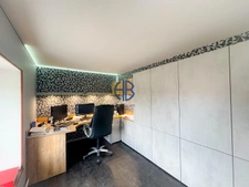 Propriété comprenant une maison dauphinoise, et des nombreuses dépendances.