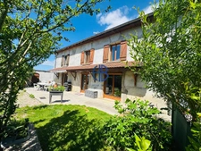 PROPRIÉTÉ UNIQUE: maison familiale avec fort potentiel locatif dans un cadre verdoyant !